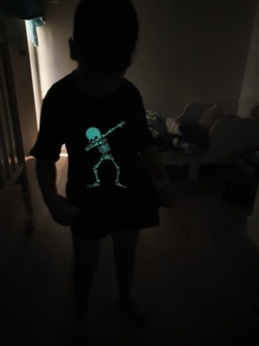 Glow In Darkness Dabbing Skull Cool T Shirt for Kids Boys Girls Summer T-shirt Children Hip Hop Rock Tshirt Toddler Baby Top Tee photo review