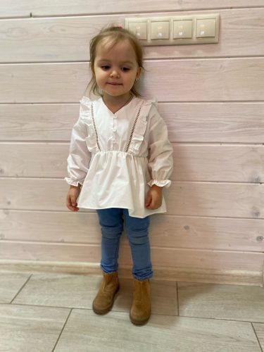 2020 Spring Autumn Fashion 2 3 4 6 8 10 Years Kids Cute Long Trumpet Sleeve V-Neck Cotton White Blouse Shirts For Baby Girls photo review